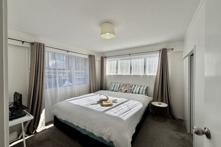 Photo of property in 2/3 Martin Road, Manurewa, Auckland, 2102