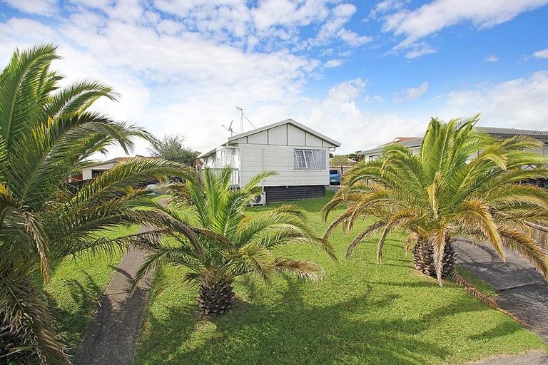 Photo of property in 22 Greenstone Place, Clover Park, Auckland, 2019