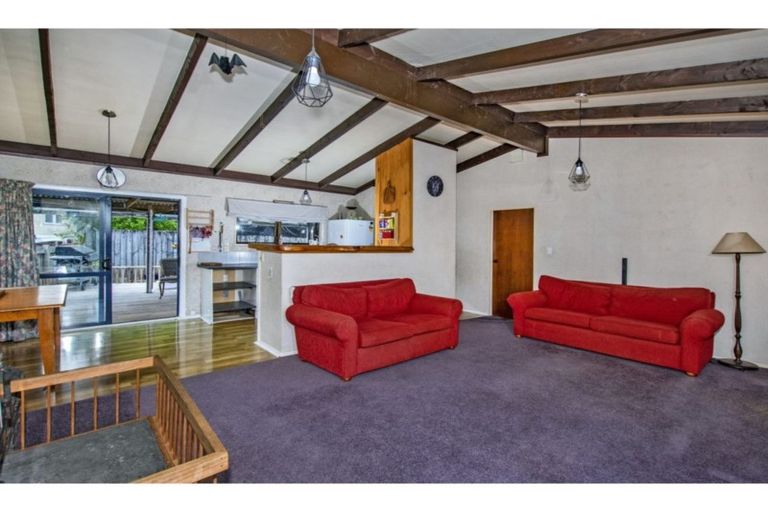 Photo of property in 10 Jordan Street, Hikurangi, 0114