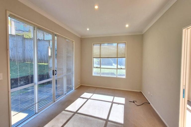 Photo of property in 38 Borneo Drive, Fairview Heights, Auckland, 0632