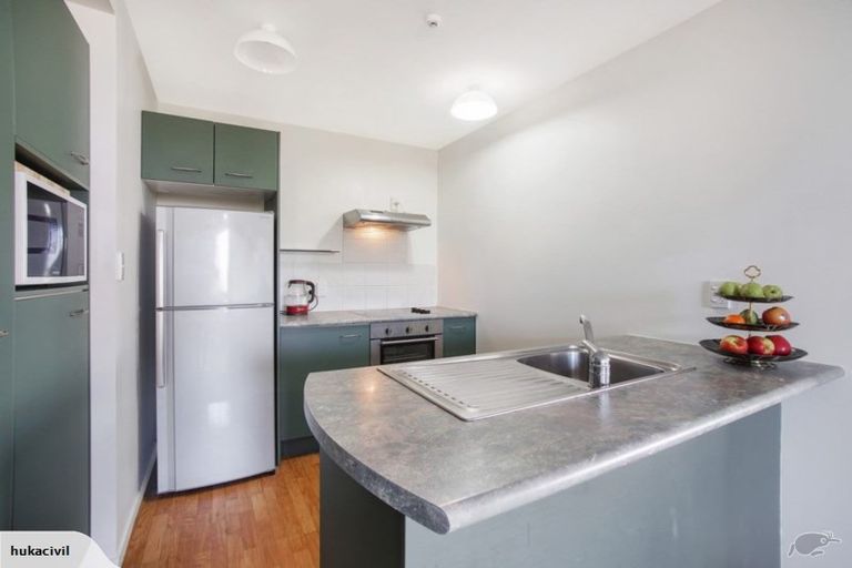 Photo of property in 68 Mountain Road, Henderson Valley, Auckland, 0612