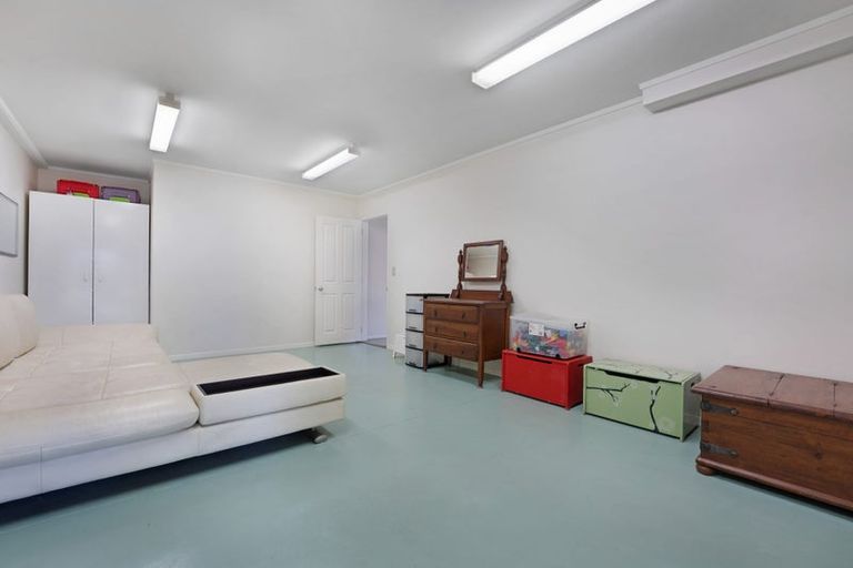 Photo of property in 5 Wairere Road, Torbay, Auckland, 0630