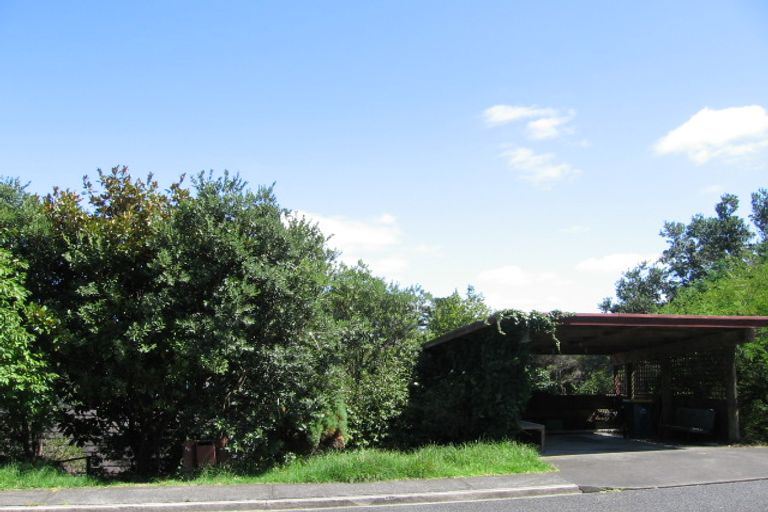 Photo of property in 60 Brigantine Drive, Beach Haven, Auckland, 0626