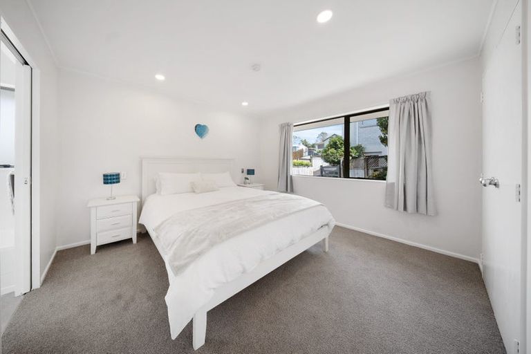 Photo of property in 2/12 Alexander Street, Cockle Bay, Auckland, 2014