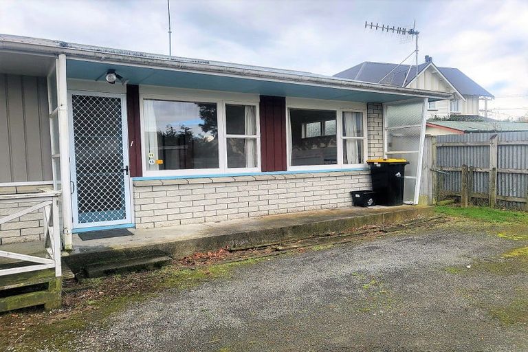 Photo of property in 1/25 Queen Street, Dannevirke, 4930