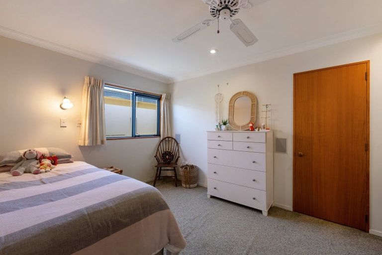 Photo of property in 190 Marine Parade, Mount Maunganui, 3116