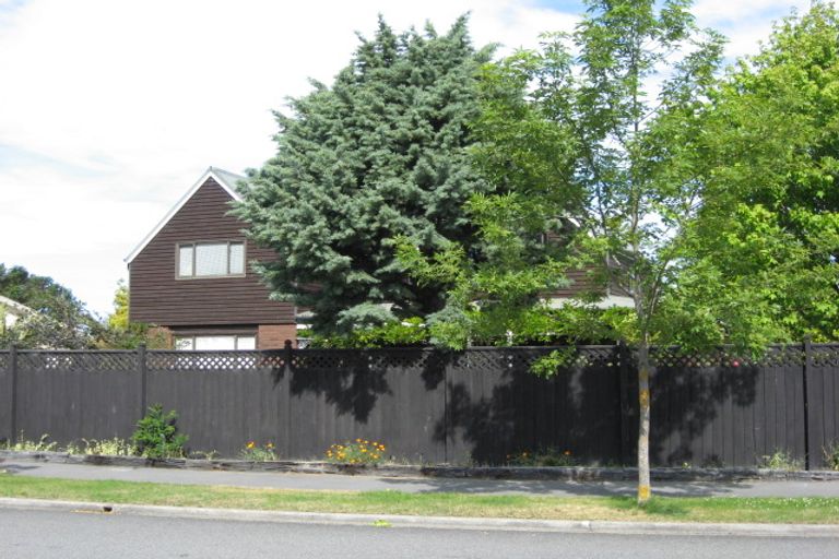 Photo of property in 120 Royal Park Drive, Parklands, Christchurch, 8083