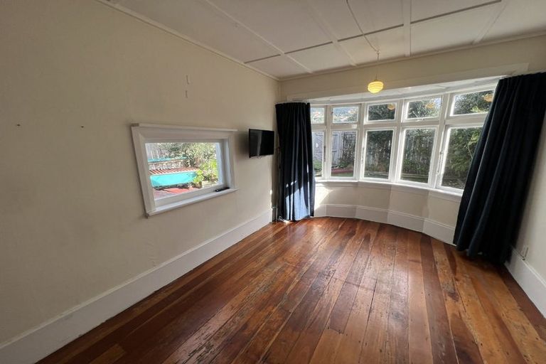 Photo of property in 83 Apu Crescent, Lyall Bay, Wellington, 6022
