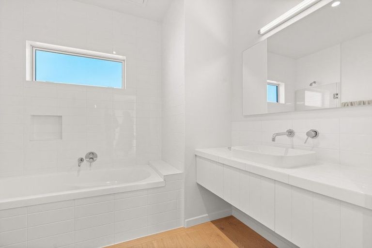 Photo of property in 2 Naples Street, Martinborough, 5711