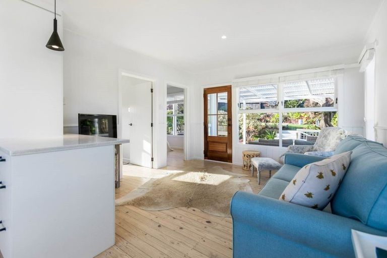 Photo of property in 39 Langton Road, Stanmore Bay, Whangaparaoa, 0932