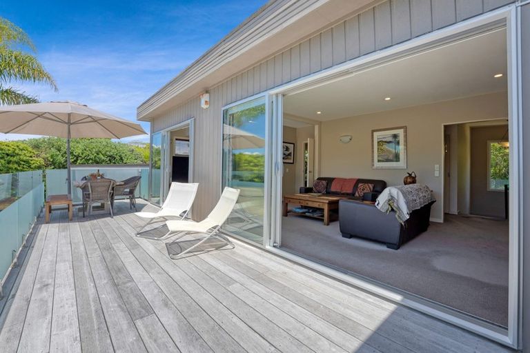 Photo of property in 42a Masterton Road, Rothesay Bay, Auckland, 0630