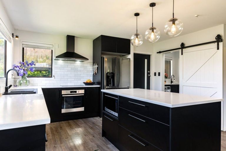 Photo of property in 1058 Queen Charlotte Drive, Linkwater, Picton, 7281