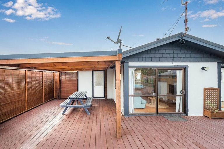 Photo of property in 18 Ruru Road, Otaihanga, Paraparaumu, 5036