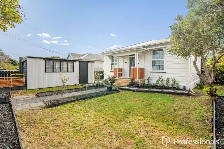 Photo of property in 53 York Street, Moera, Lower Hutt, 5010