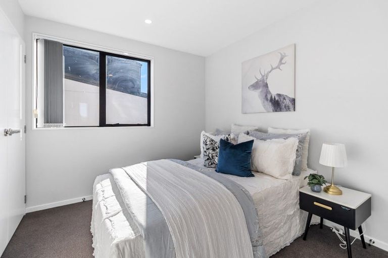 Photo of property in 2/119 Bruce Mclaren Road, Henderson, Auckland, 0612