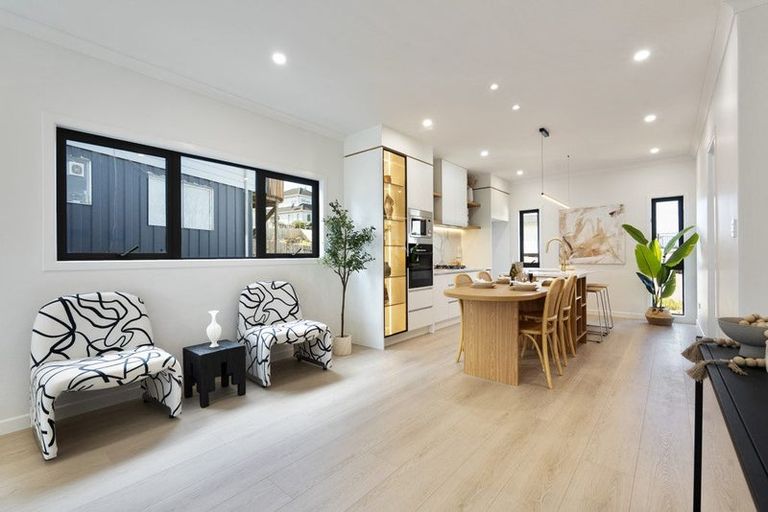 Photo of property in 69b Chivalry Road, Glenfield, Auckland, 0629