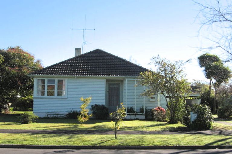 Photo of property in 77 Alfred Street, Fairfield, Hamilton, 3214