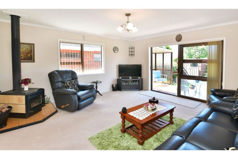 Photo of property in 63 Centreway Road, Orewa, 0931