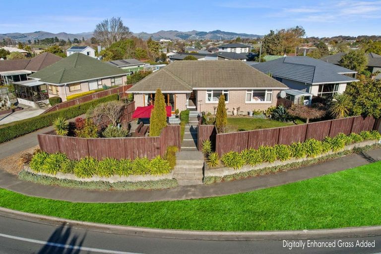 Photo of property in 305 Lake Terrace Road, Shirley, Christchurch, 8061