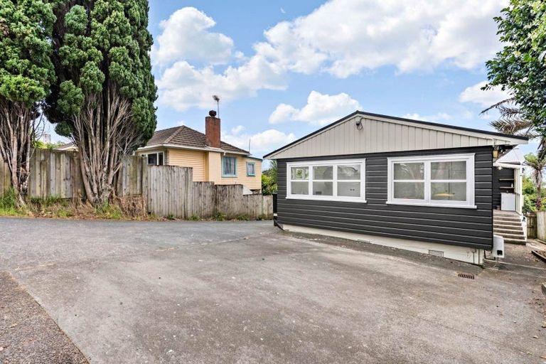 Photo of property in 559 Glenfield Road, Glenfield, Auckland, 0629