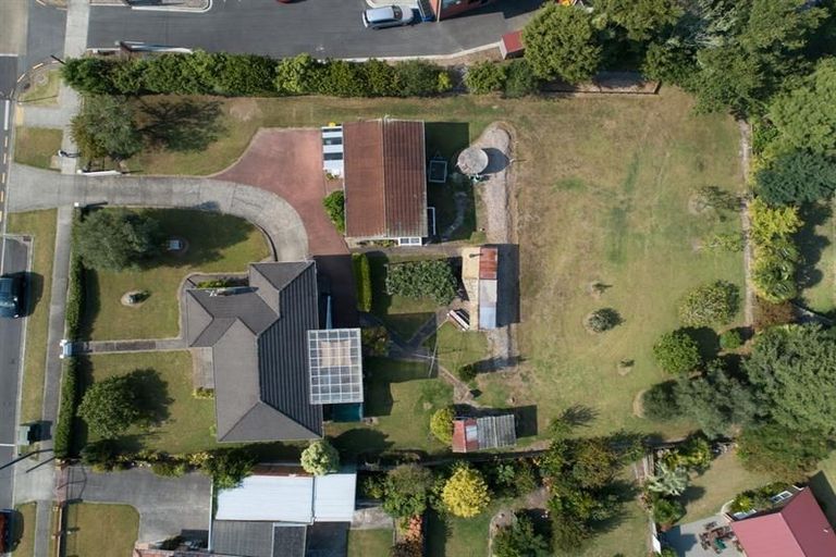 Photo of property in 17 School Road, Riverhead, 0820