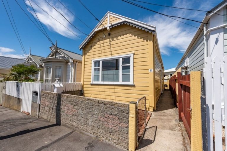 Photo of property in 21 Douglas Street, Mount Cook, Wellington, 6021
