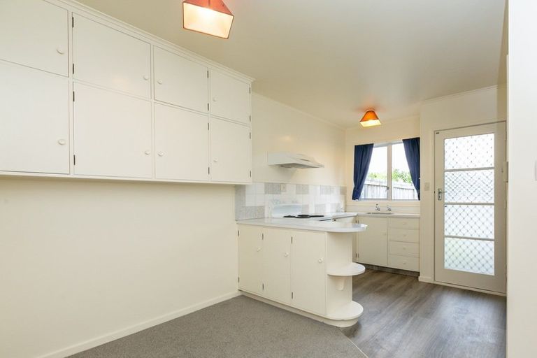 Photo of property in 52a Puketapu Road, Taradale, Napier, 4112