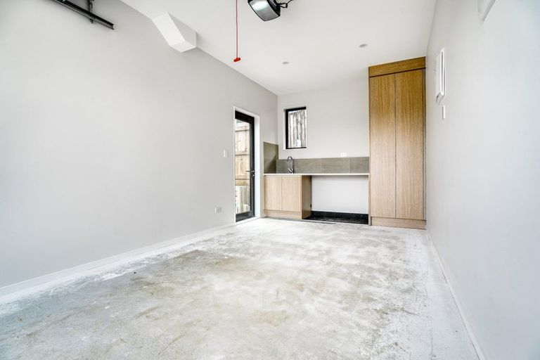 Photo of property in 61a Totaravale Drive, Totara Vale, Auckland, 0629