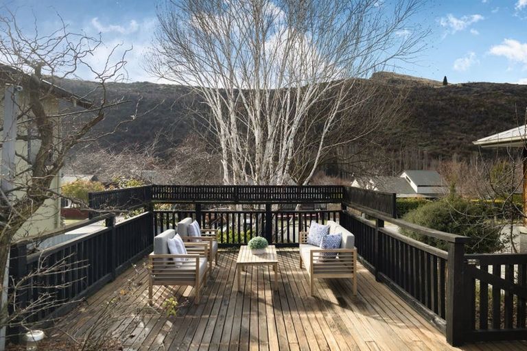 Photo of property in 80 Devon Street, Arrowtown, 9302