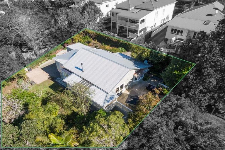 Photo of property in 10a Waterview Road, Stanley Point, Auckland, 0624