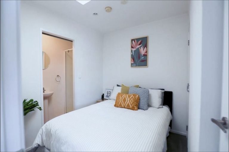 Photo of property in 325/26 Morningside Drive, Morningside, Auckland, 1025