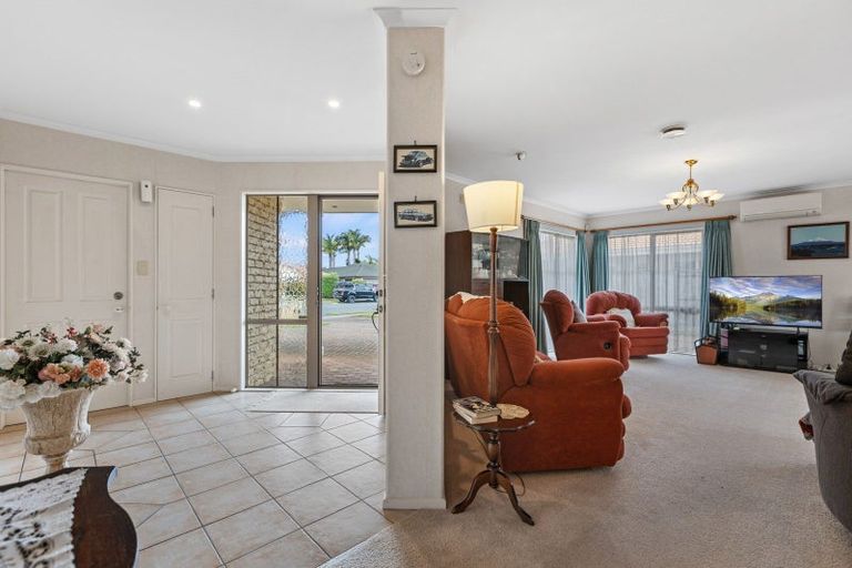 Photo of property in 69 Gravatt Road, Papamoa Beach, Papamoa, 3118