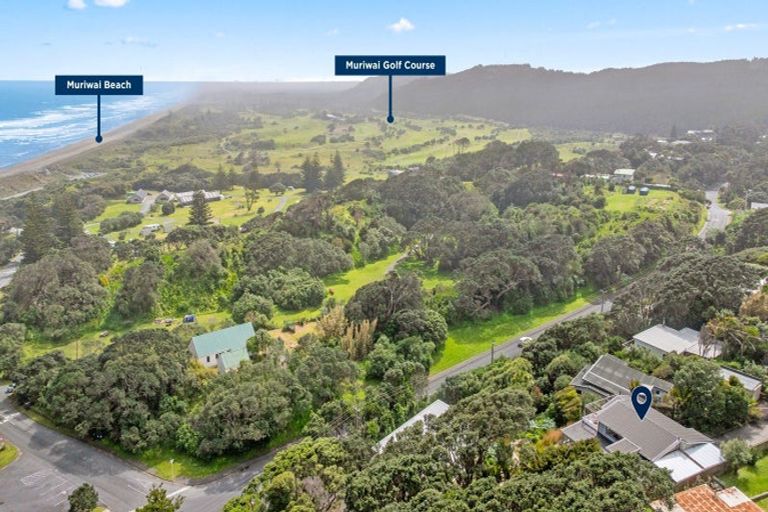 Photo of property in 27 Domain Crescent, Muriwai, Waimauku, 0881