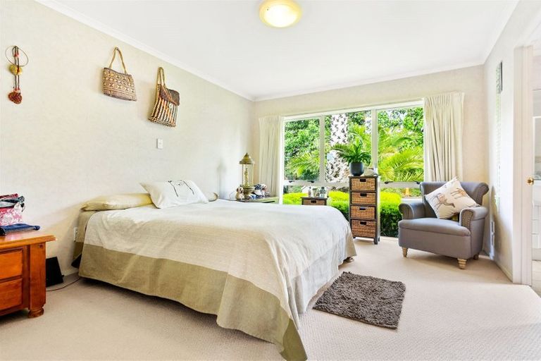 Photo of property in 15 Huntaway Lane, Te Atatu Peninsula, Auckland, 0610