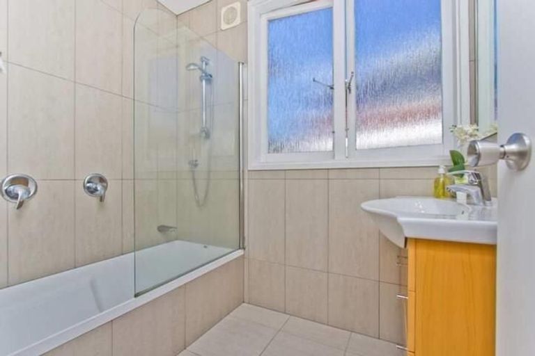 Photo of property in 13 Clovelly Road, Bucklands Beach, Auckland, 2012