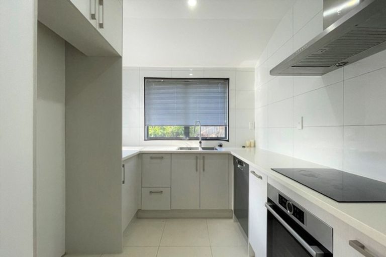 Photo of property in 21 Mallard Place, Unsworth Heights, Auckland, 0632