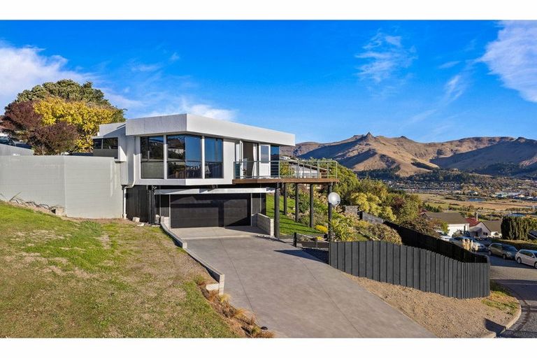 Photo of property in 72 Cannon Hill Crescent, Mount Pleasant, Christchurch, 8081