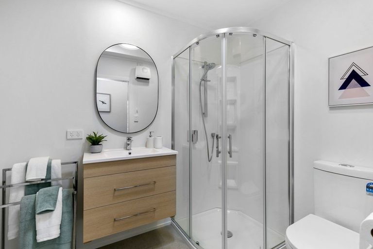 Photo of property in 35 Akaroa Drive, Maupuia, Wellington, 6022