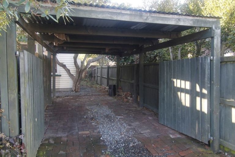 Photo of property in 38 Cleveland Street, Edgeware, Christchurch, 8013