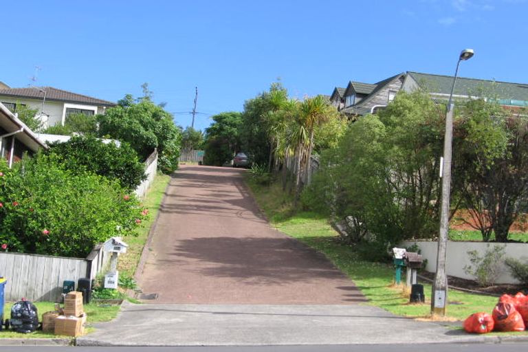 Photo of property in 1/32a Bronzewing Terrace, Unsworth Heights, Auckland, 0632