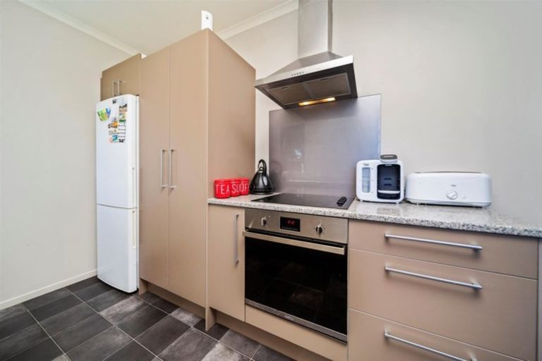 Photo of property in 37 Burns Street, Hawera, 4610