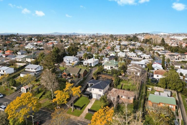 Photo of property in 23 Huia Avenue, Forest Lake, Hamilton, 3200