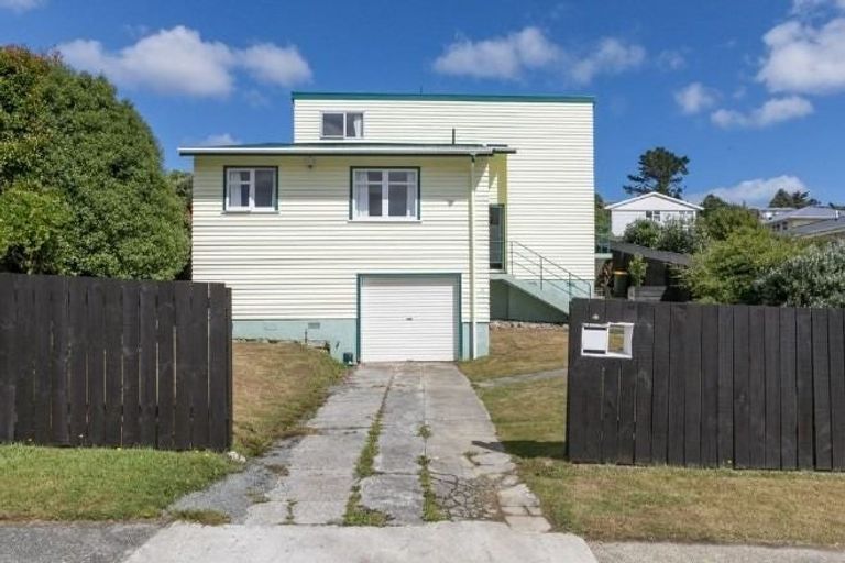 Photo of property in 53 Beaumaris Crescent, Ascot Park, Porirua, 5024