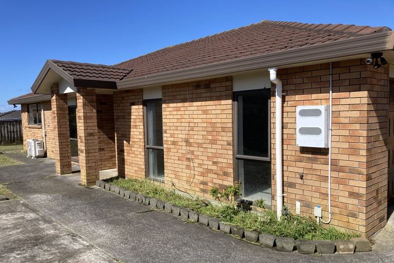 Photo of property in 10 Waldos Way, Mangere, Auckland, 2022
