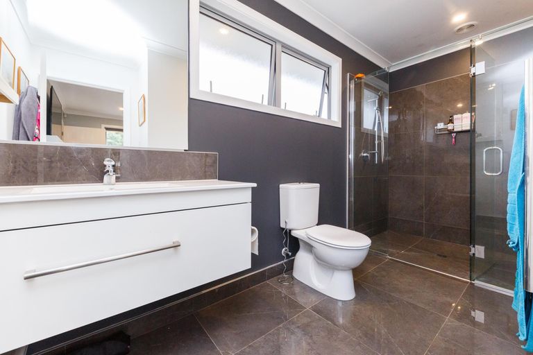 Photo of property in 14 Freedom Drive, Kelvin Grove, Palmerston North, 4414