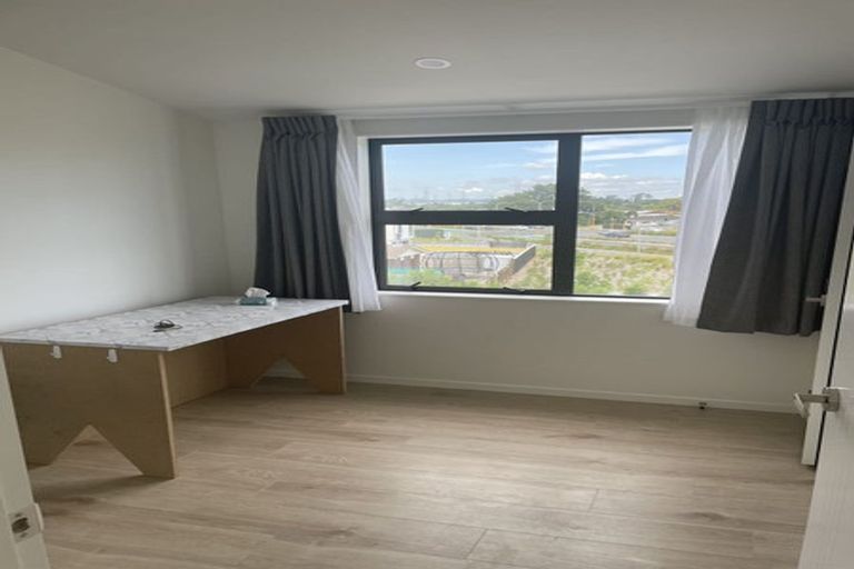 Photo of property in 8/14 Kerswill Place, Pakuranga, Auckland, 2010