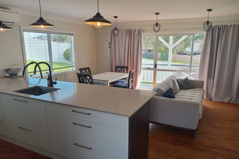 Photo of property in 183 Waimumu Road, Massey, Auckland, 0614