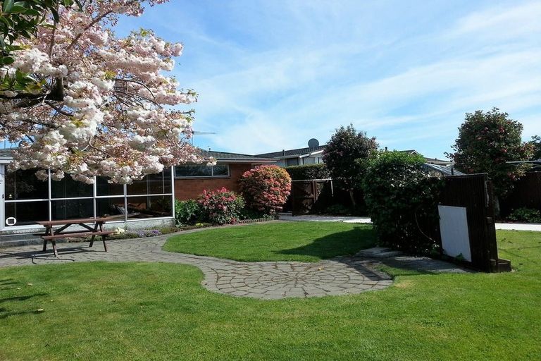Photo of property in 7 Hillcrest Place, Avonhead, Christchurch, 8042