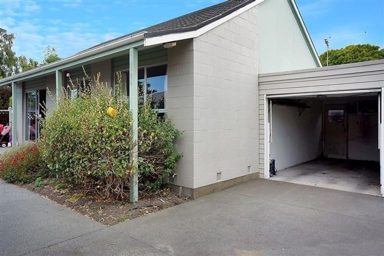 Photo of property in 1/4 Tracy Place, Redwood, Christchurch, 8051