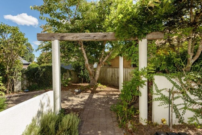 Photo of property in 5 Edgecumbe Way, Tauranga, 3110